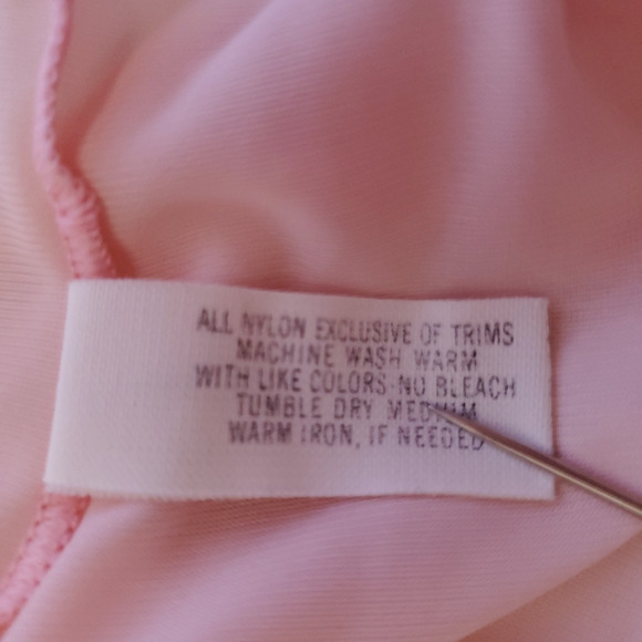 VTG SHADOWLINE Nightgown FEMININE PINK NYLON Sissy Coquette Eyelet Lace SMALL - Picture 10 of 10